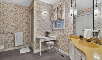 28 Buttonwood Rd, Bedford, NH 03110