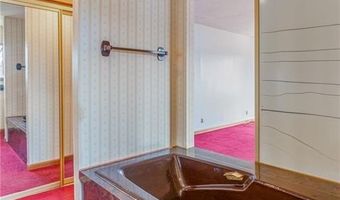 150 Yacht Club Cir, Altamont, MO 64640