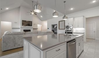 890 Clark Cir, Bentonville, AR 72713