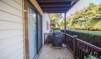 615 Broadway 63, Amityville, NY 11701