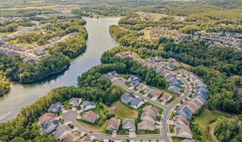 102 PHOEBE Ct, Lake Frederick, VA 22630