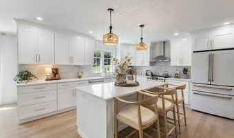 61 Beecher Rd, Brooklyn, CT 06234