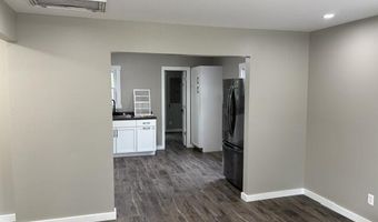 613 E Highland St, Aurora, MO 65605