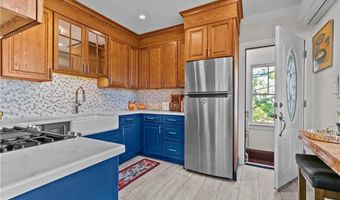 98 Kay St 2, Newport, RI 02840
