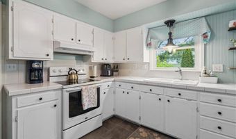 2113 N 155th St, Basehor, KS 66007