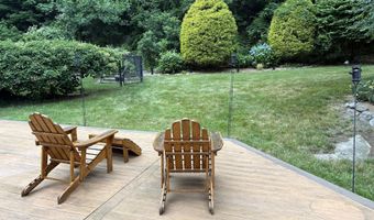 37 N Pleasant Rise, Brookfield, CT 06804