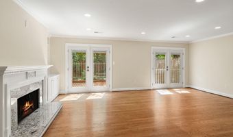 2345 S ROLFE St S, Arlington, VA 22202