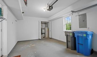 510 Corey Ln, Middletown, RI 02842