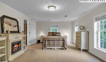317 Dillard Dr, Jefferson, NC 28640