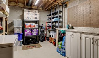 1002 S COVENANT Ln, Appleton, WI 54915