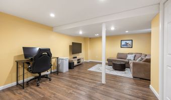139 Contour Dr, Cheshire, CT 06410
