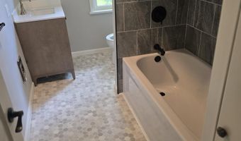 216 Carlin St, Auburn, IN 46706