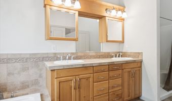 20707 YUKON St, Aurora, OR 97002