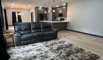 121 N 9th St, Albia, IA 52531