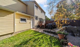 14 Fairview Ave, Lincoln, RI 02865