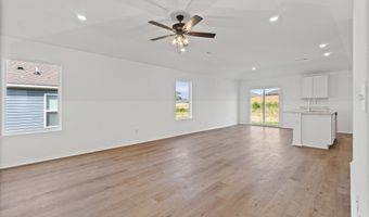 8040 Chesapeake Trl, Bauxite, AR 72011