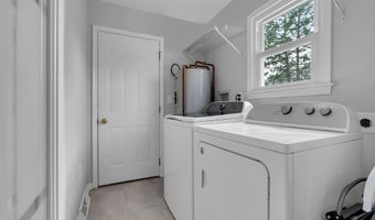 1516 Mizzen Ave, Beachwood, NJ 08722