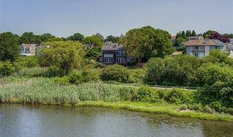 25 Fort Hill Rd, Bristol, RI 02809