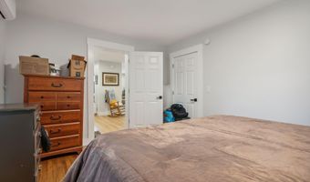 672 Riverside Dr, Augusta, ME 04330