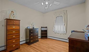 32 Sprague Cir, Johnston, RI 02919