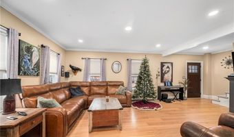 15 Park Ave, Burrillville, RI 02830