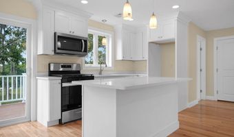 661 Main St, Acushnet, MA 02743