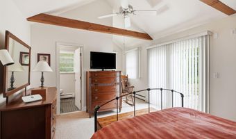 40 Cape Cod Ln, Barnstable, MA 02630