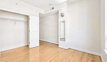 820 N POLLARD St 801, Arlington, VA 22203