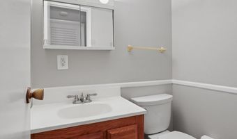 8504 CANTERBURY Dr, Annandale, VA 22003