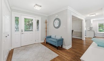 1132 S Fernandez Ave, Arlington Heights, IL 60005