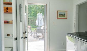 32 Pleasant Hill Rd, Falmouth, ME 04105