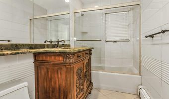 260 Oakridge Ln, Albertson, NY 11507