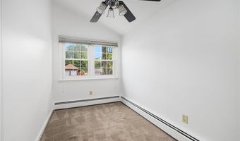 52 Pleasant View Rd, Warwick, RI 02888