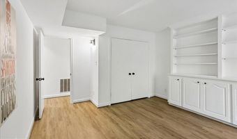 5222 POOKS HILL Rd #E-31, Bethesda, MD 20814