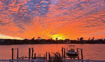 5216 POINT HARBOR Ln, Apollo Beach, FL 33572