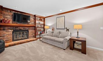 551 Lering Ct, Ballwin, MO 63011