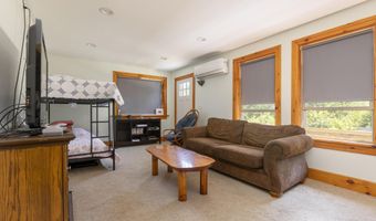 2 Firefly Dr, Baldwin, ME 04091