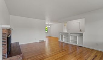 881 LINN Ave, Oregon City, OR 97045