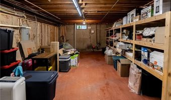 5 Colony Dr, Johnston, RI 02919