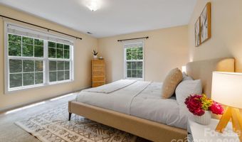 1 Pickwick Rd, Asheville, NC 28803