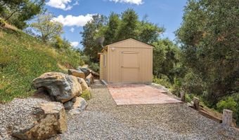 2557 Live Oak Park Rd, Fallbrook, CA 92028