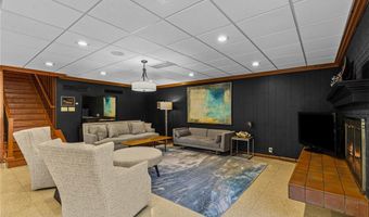 25 Logan Rd, Alton, IL 62002