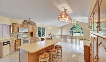 73 South St, Burlington, VT 05401