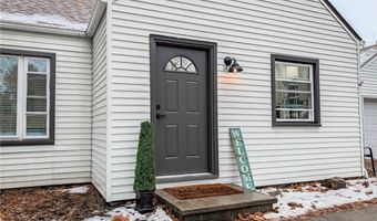 1872 Pickle Rd, Akron, OH 44312