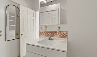 35 Nonantum St C, Boston, MA 02135