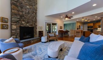 77 Pond Shore Dr, Charlestown, RI 02813