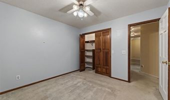 22020 171 St, Basehor, KS 66007