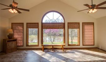 8556 Kee Mac Ln, Alton, IL 62002