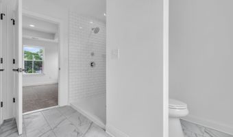 2 Southern Blvd, Bayville, NJ 08721