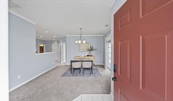 5939 Naughten Pond Dr, Columbus, OH 43213